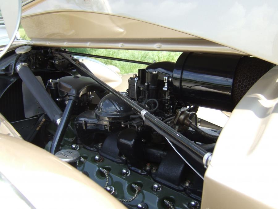  Packard Twelve Model 1608 Convertible Coupe 1938 года  (фото 6 из 9)